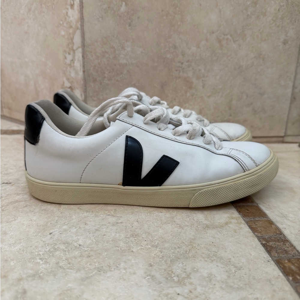 Veja sneakers size 8